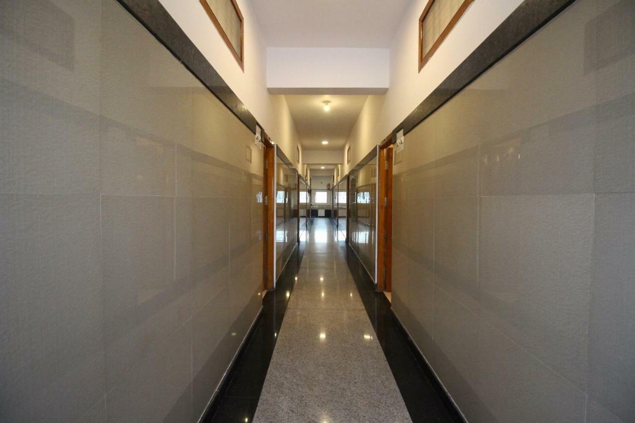 Oyo Flagship 30734 Jeevan Lodge Shivamogga Exteriör bild