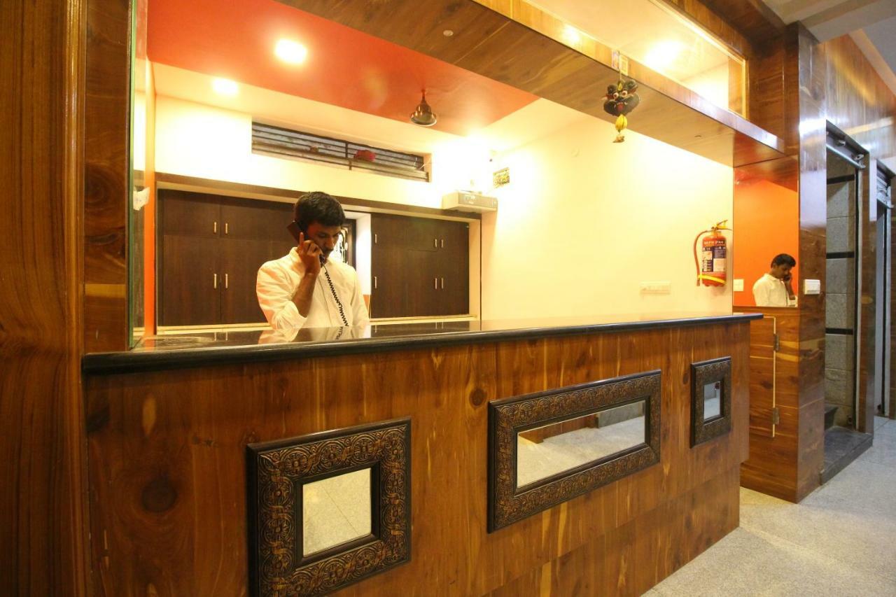 Oyo Flagship 30734 Jeevan Lodge Shivamogga Exteriör bild